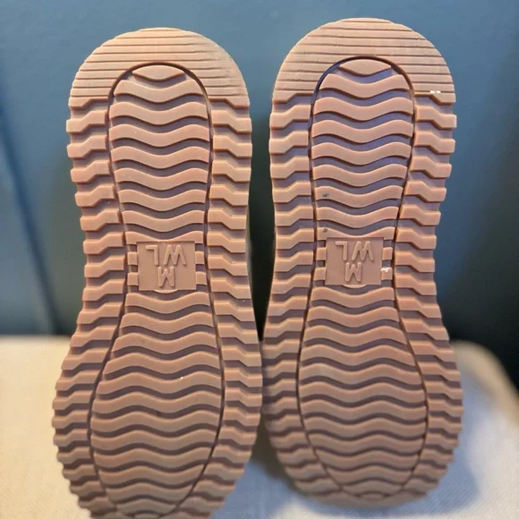 Madewell kickoff trainer, size 6M - Picture 3 of 5